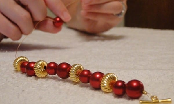 How to Make Beaded Jewelry 1