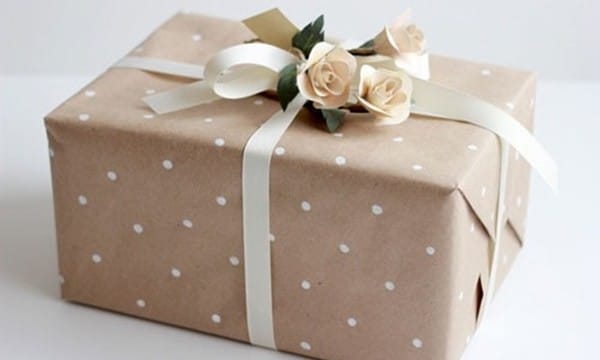 25 DIY Wrapping Paper Ideas for Gifts 16