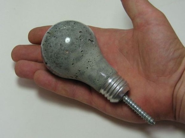 19 Brilliant Ways to Repurpose Old Light Bulbs 12