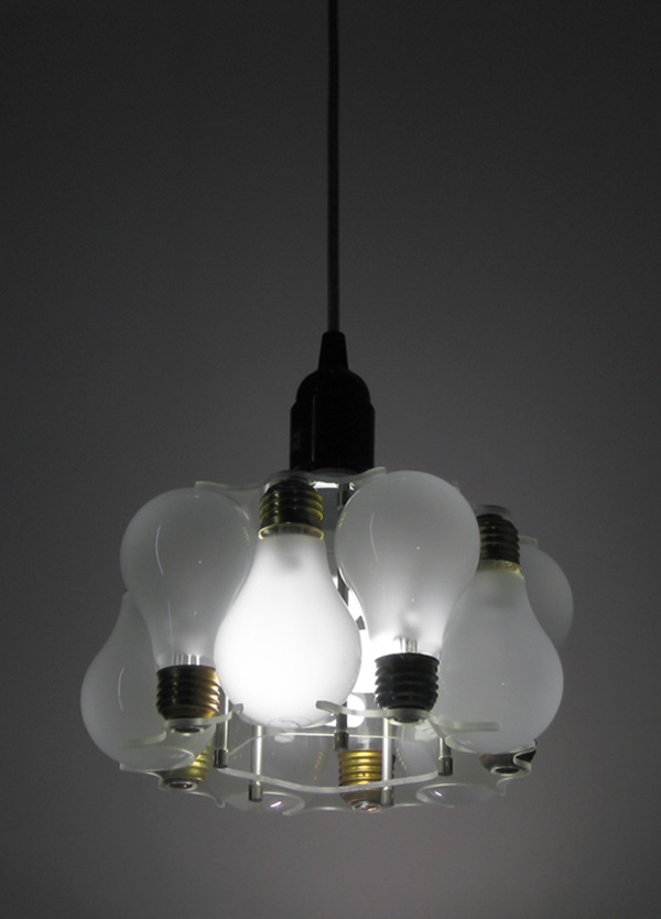 19 Brilliant Ways to Repurpose Old Light Bulbs 3