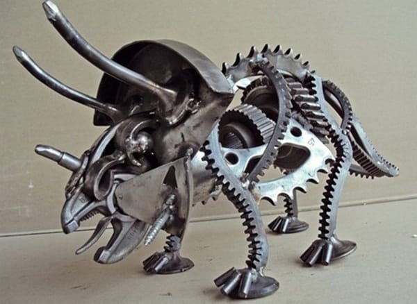 20 Great Examples of Metal Work Art 16