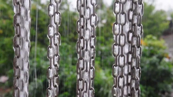 30 Decorative Rain Chain Ideas for Outdoors 2