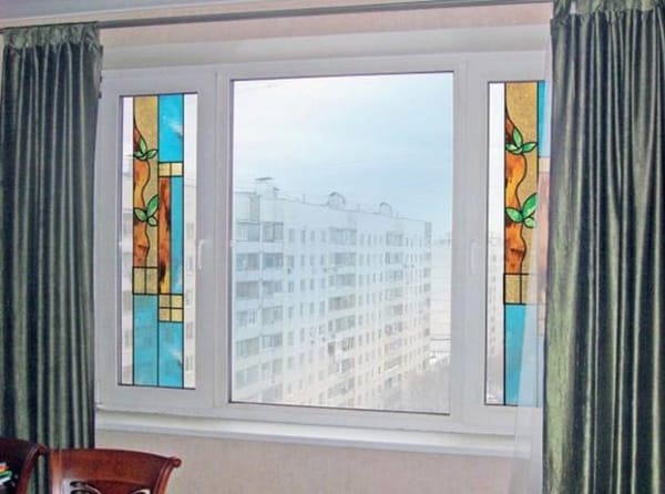 30 Window Glass Painting Ideas for Beginners 7