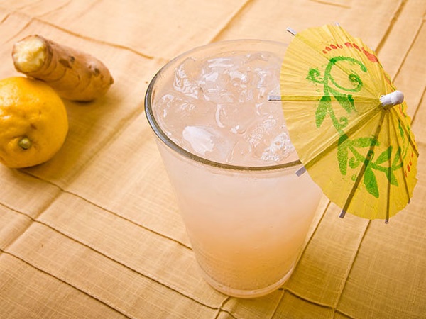 5 Healthy and Mood Boosting Lemon Drinks 4