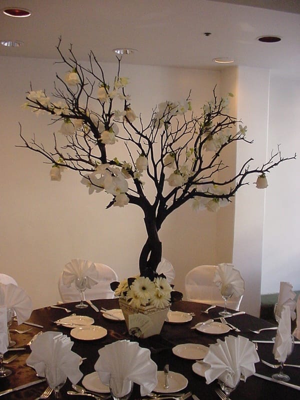 25 Cool Tree Branches Decoration Ideas for Home 19