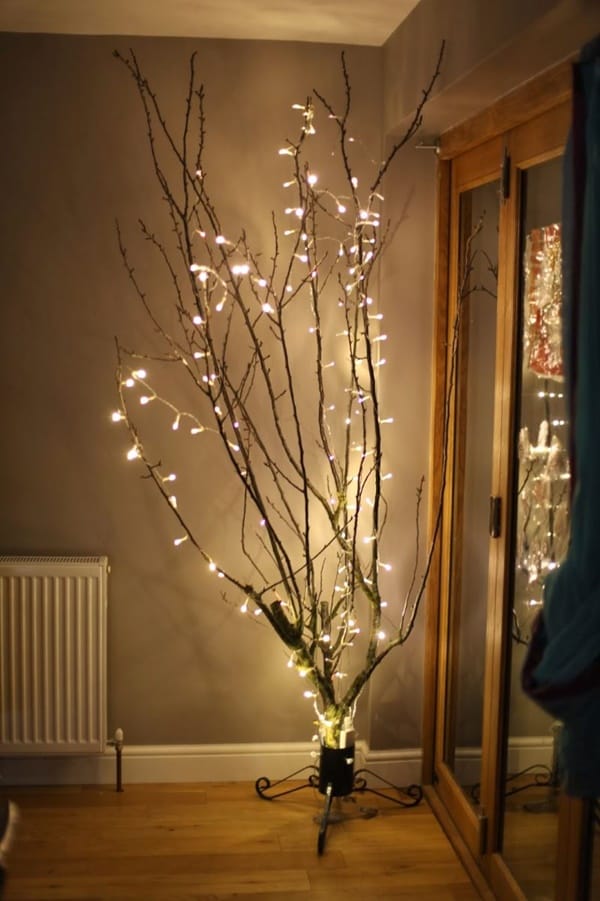 25 Cool Tree Branches Decoration Ideas for Home 9