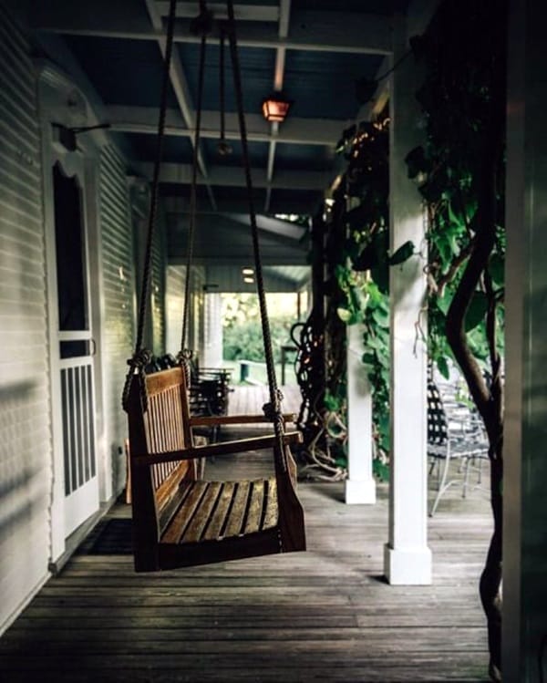 Beautiful Porch Swing Home Installation (4)