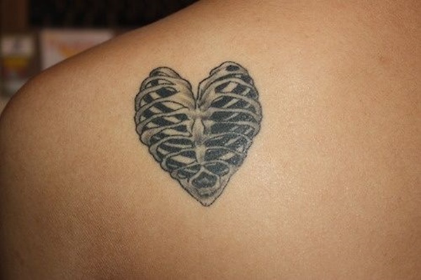 35 Cute and Small Heart Tattoo Designs 14