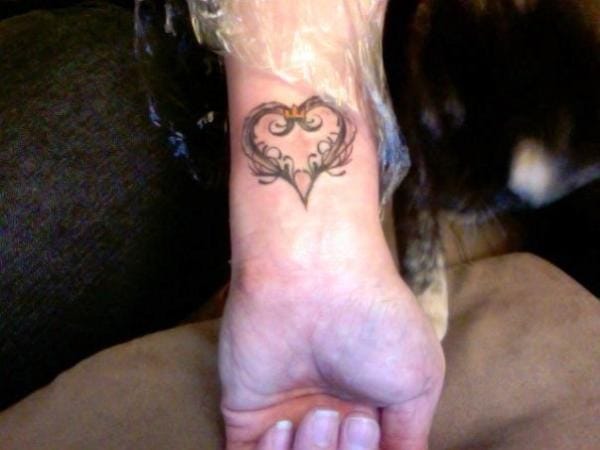 35 Cute and Small Heart Tattoo Designs 30