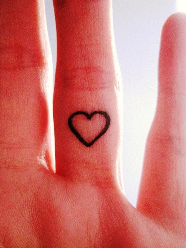 35 Cute and Small Heart Tattoo Designs 31