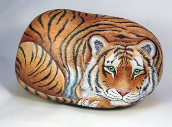 40 Cute Pictures of Animals Painted on Rocks 11