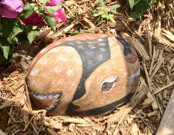 40 Cute Pictures of Animals Painted on Rocks 13