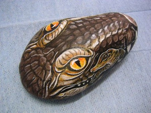 40 Cute Pictures of Animals Painted on Rocks 15
