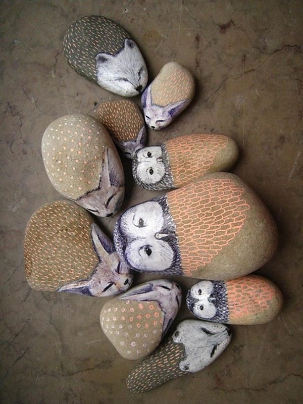 40 Cute Pictures of Animals Painted on Rocks 19