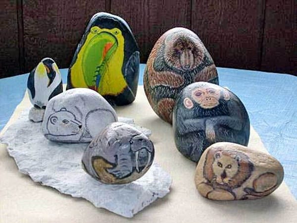 40 Cute Pictures of Animals Painted on Rocks 22