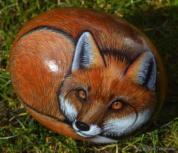 40 Cute Pictures of Animals Painted on Rocks 25