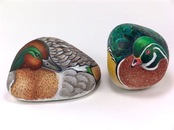 40 Cute Pictures of Animals Painted on Rocks 27