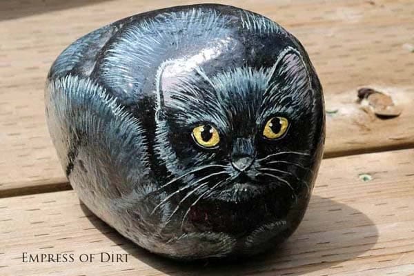 40 Cute Pictures of Animals Painted on Rocks 29