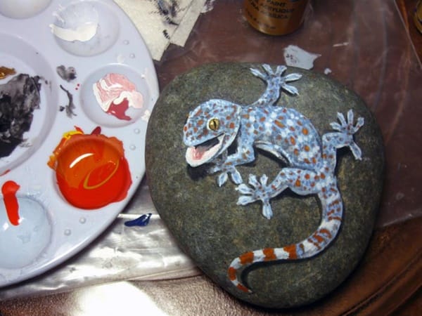 40 Cute Pictures of Animals Painted on Rocks 32