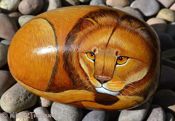 40 Cute Pictures of Animals Painted on Rocks 34