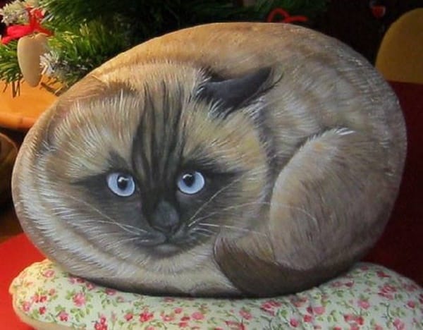 40 Cute Pictures of Animals Painted on Rocks 37