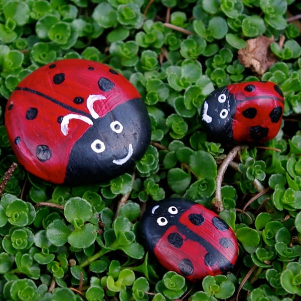 40 Cute Pictures of Animals Painted on Rocks 39