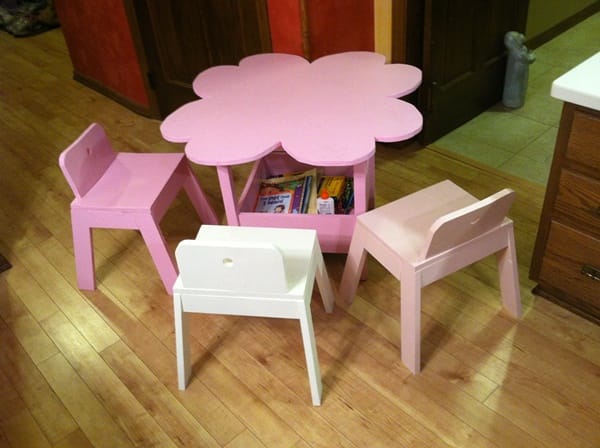 10-cool-diy-play-table-ideas-for-kids-9