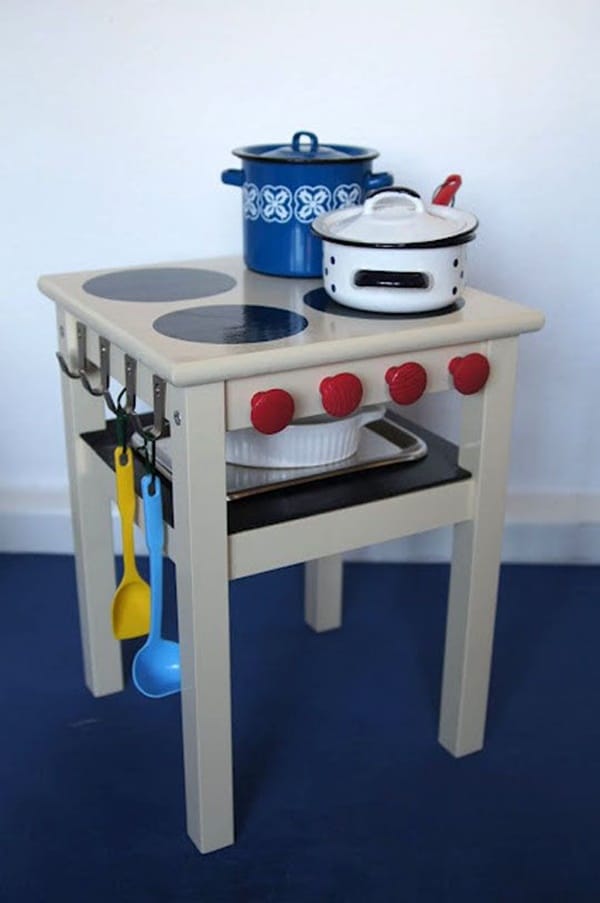 10awesome-diy-play-kitchen-ideas-for-your-kids-10