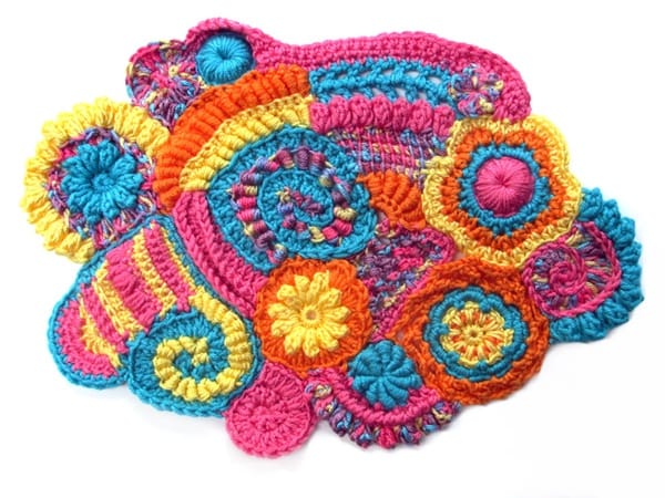 25-beyond-believe-crochet-artwork-installations-13