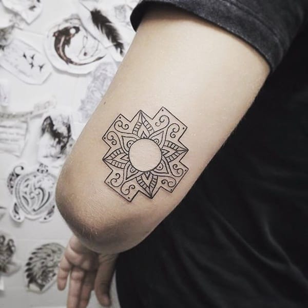 40-so-beautiful-mandala-tattoo-designs-35