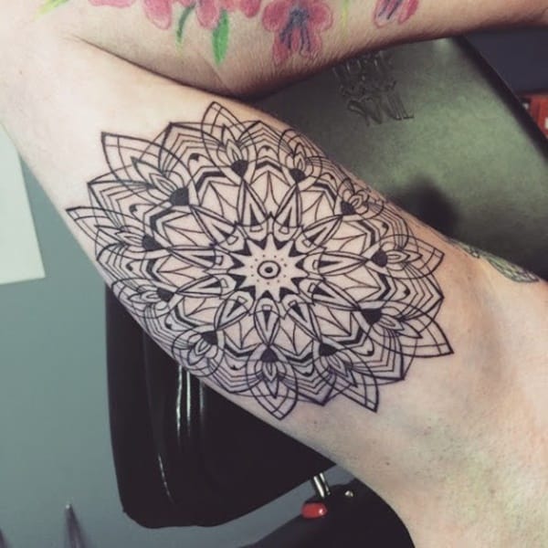 40-so-beautiful-mandala-tattoo-designs-4