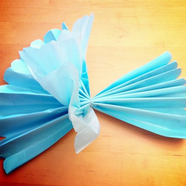 How to Make Giant Tissue Paper Flowers00004