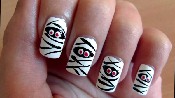 Scary Zombie Nail Art To Try On This Halloween00007