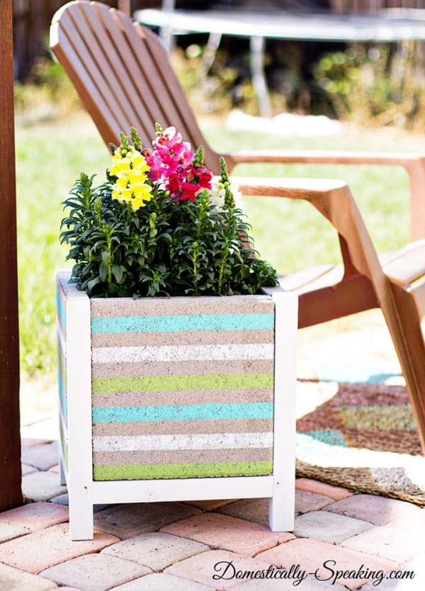 DIY-Outdoor-Wooden-Planter-Box