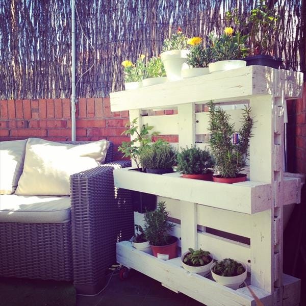 DIY-Outdoor-Wooden-Planter-Box