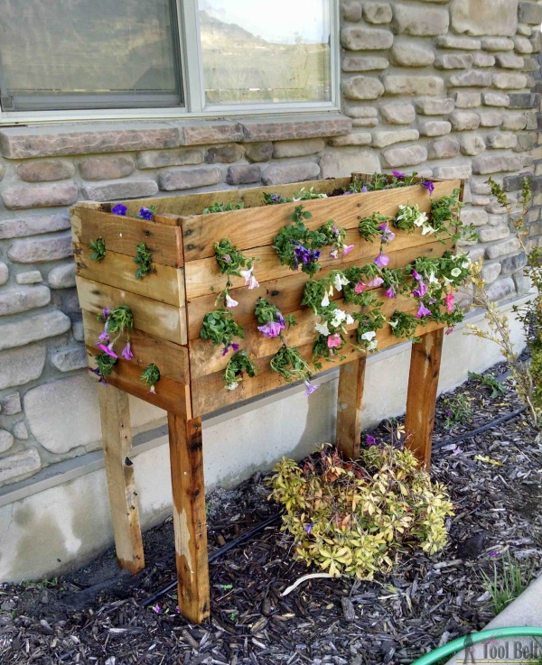 DIY-Outdoor-Wooden-Planter-Box
