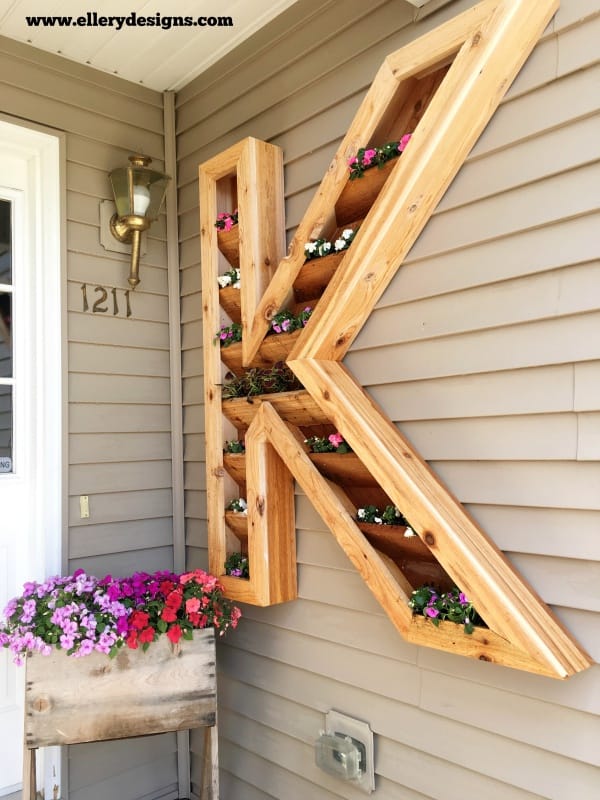 DIY-Outdoor-Wooden-Planter-Box