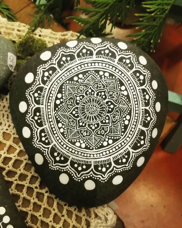 DIY-Mandala-Stone-Patterns