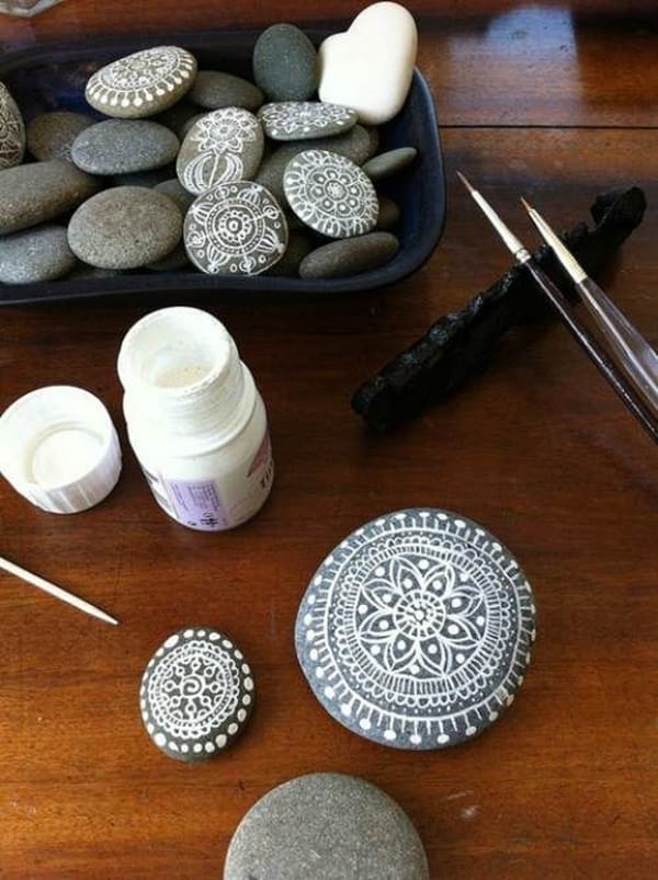 DIY-Mandala-Stone-Patterns