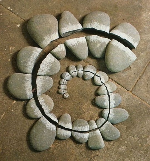 Rock-and-Pebble-Art-Examples