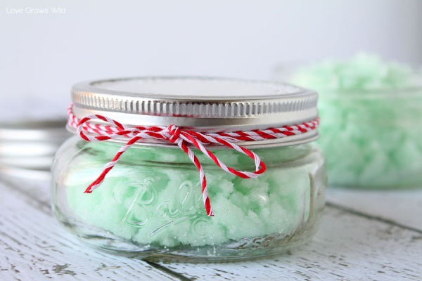 DIY-Gift-Ideas-for-Family-and-Friends