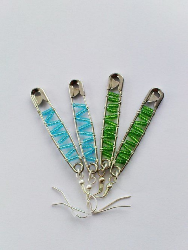 Make Your Own DIY Safety Pin Jewelry Ideas