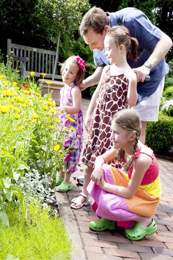 Benefits of Gardening with Kids