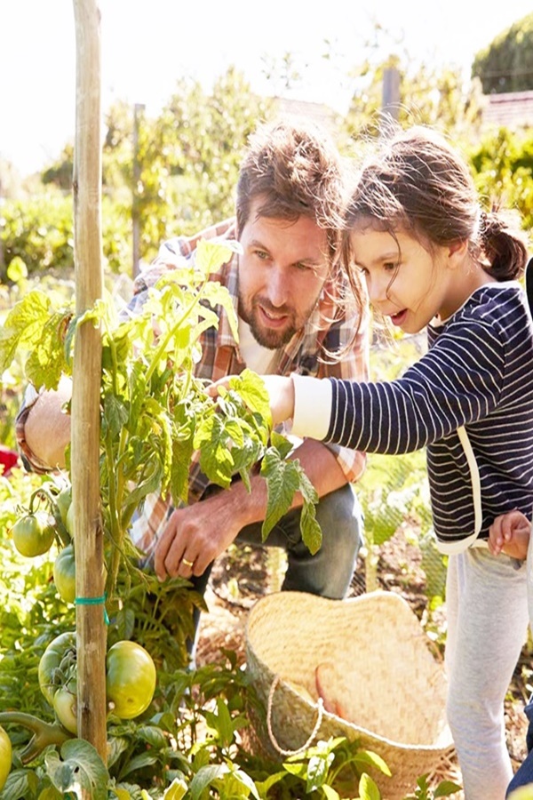 Benefits of Gardening with Kids