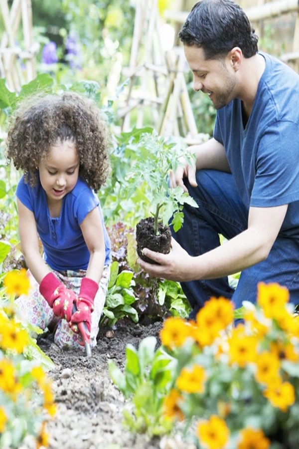 Benefits of Gardening with Kids