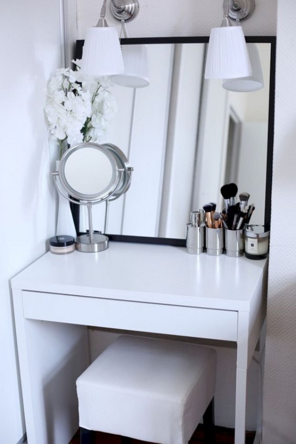 Clever Ways to Use Small Space for Dressing Table