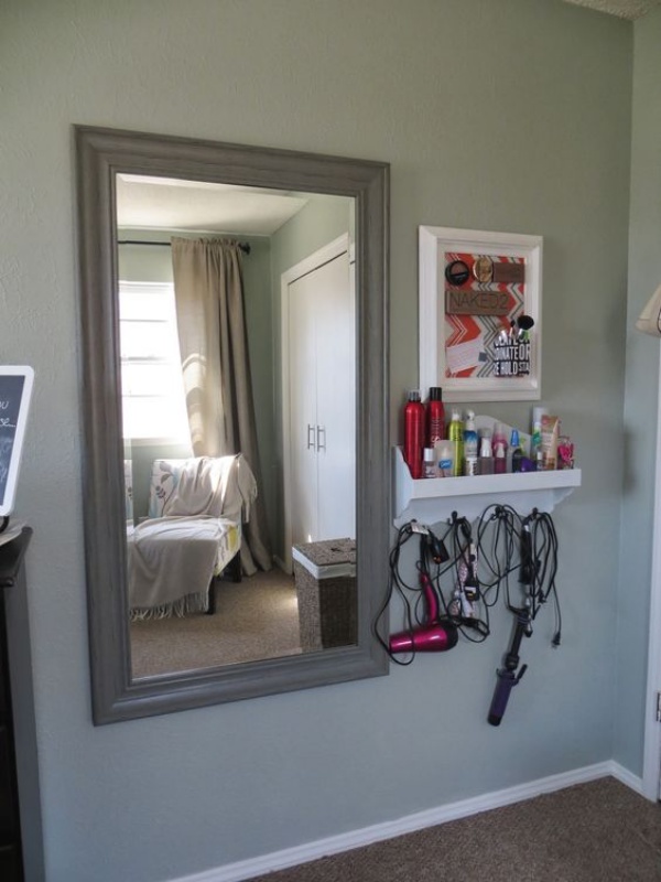 Clever Ways to Use Small Space for Dressing Table