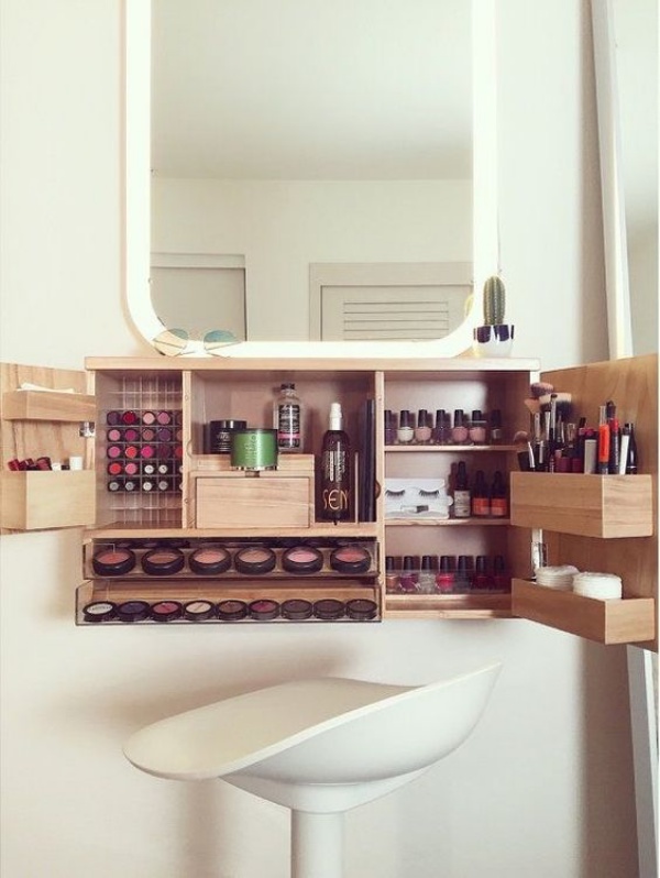 Clever Ways to Use Small Space for Dressing Table