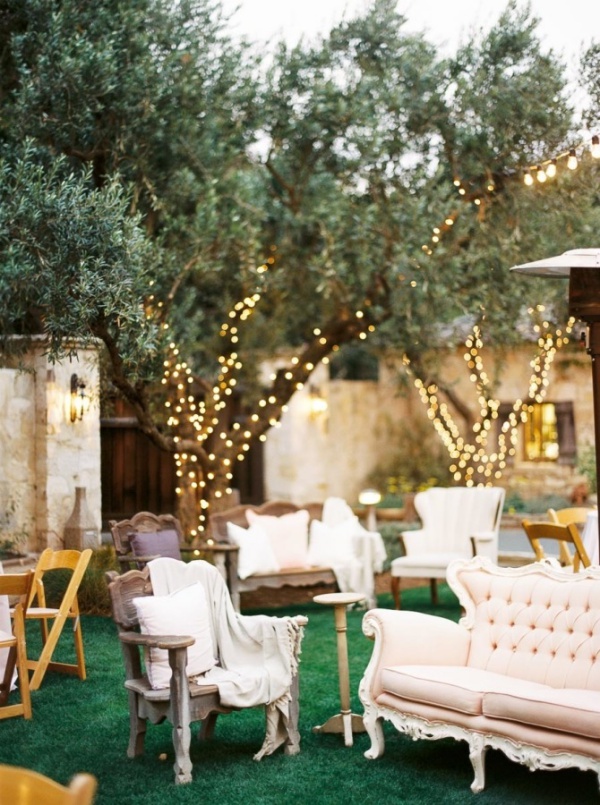 Ways To Decorate Your Backyard For a Wedding