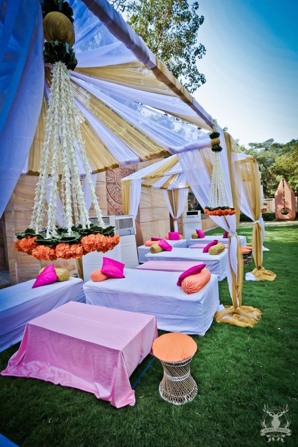 Ways To Decorate Your Backyard For a Wedding